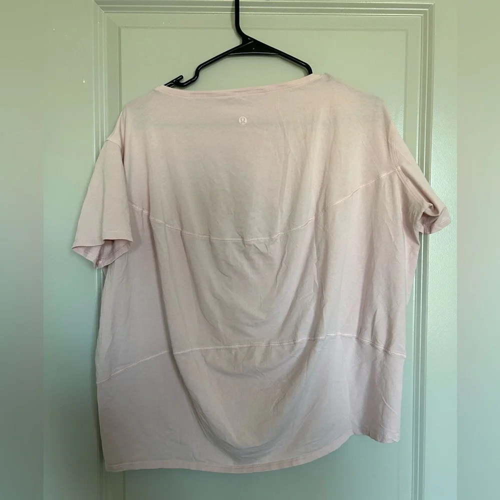 Lululemon Back in Action tee dusty rose - Picture 7 of 9